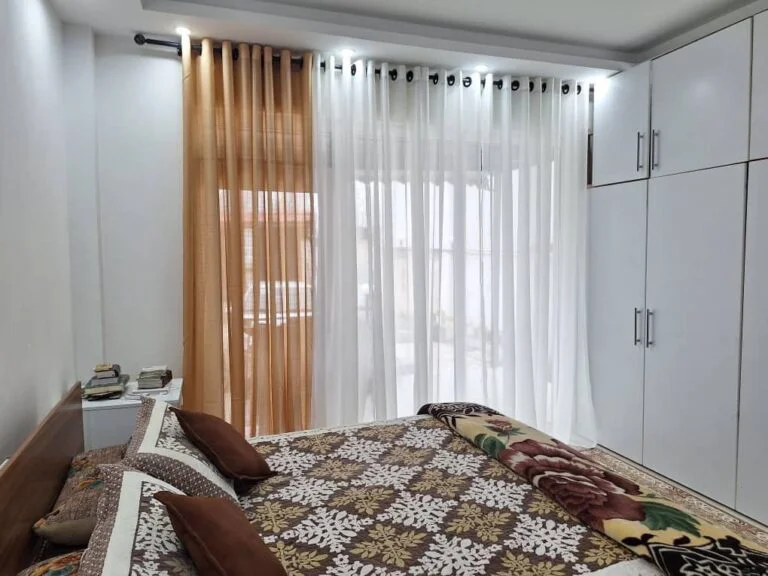 حریر بافتدار نسکافه ای و سفید